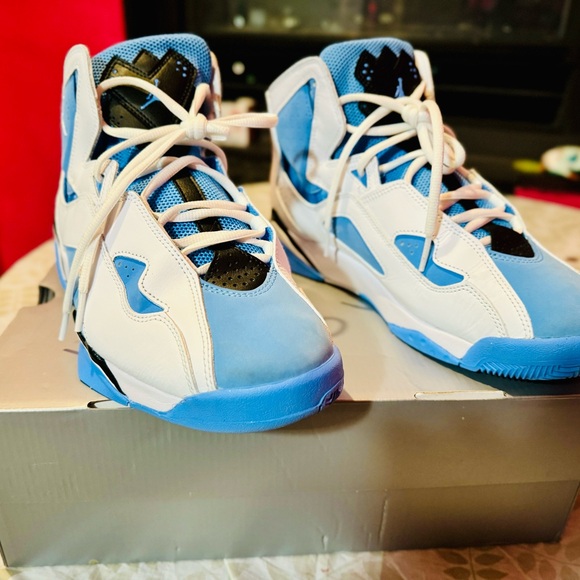 Jordan men shoes size 10 - Picture 3 of 4